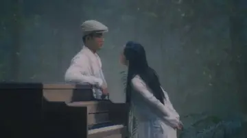 Backdrop to the movie "Đào, Phở và Piano" #368776