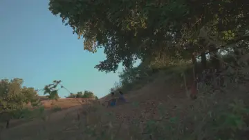 Backdrop to the movie "Kung Nag-aatubili" #439770