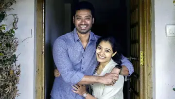 Backdrop to the movie "Athomugam" #1049332