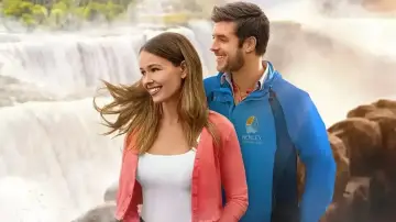 Backdrop to the movie "Falling in Love in Niagara" #434692