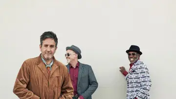 Backdrop to the movie "The Specials – A Message to You" #1074148
