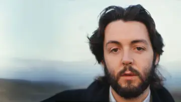 Backdrop to the movie "Paul McCartney: Man on the Run" #534739