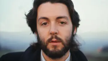 Backdrop to the movie "Paul McCartney: Man on the Run" #534741