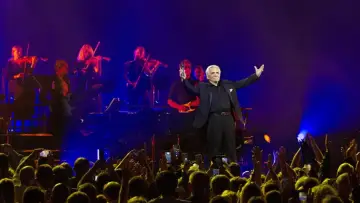 Backdrop to the movie "Sardou, autoportrait" #1169045