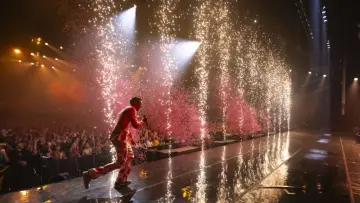 Backdrop to the movie "Mika : Apocalypse Calypso Tour" #487619