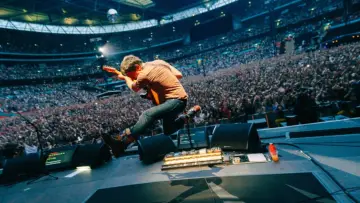 Backdrop to the movie "blur: Live at Wembley Stadium" #1525908