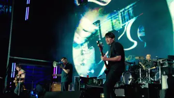 Backdrop to the movie "blur: Live at Wembley Stadium" #1525911