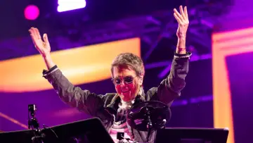 Backdrop to the movie "Jean-Michel Jarre - Starmus: Bridge from the Future" #1117722