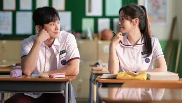 Backdrop to the movie "You Are the Apple of My Eye" #615631