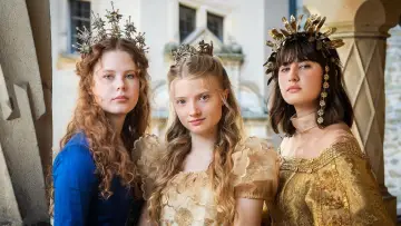 Backdrop to the movie "The Three Princesses" #1809481