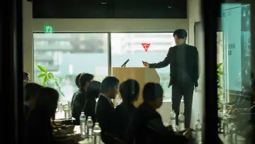 Backdrop to the movie "Seven O