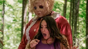 Backdrop to the movie "Dolly" #746697
