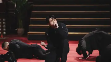 Backdrop to the movie "JUNG KOOK: I AM STILL" #942910