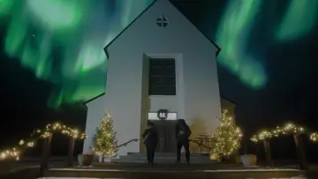 Backdrop to the movie "The Christmas Quest" #682246