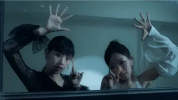 Backdrop to the movie "BUTTONS" #1209325