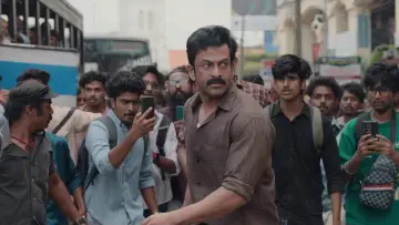 Backdrop to the movie "I, Nobody" #1570868