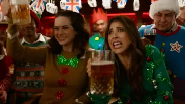 Backdrop to the movie "Holiday Crashers" #1624288