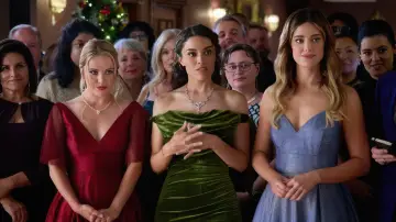 Backdrop to the movie "Unwrapping Christmas: Mia