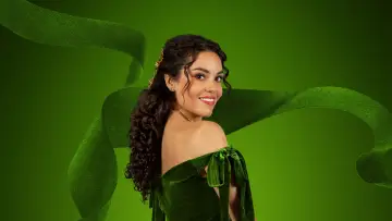 Backdrop to the movie "Unwrapping Christmas: Mia
