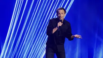 Backdrop to the movie "Seth Meyers: Dad Man Walking" #1581697