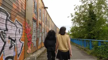 Backdrop to the movie "Hidden Face" #1141705