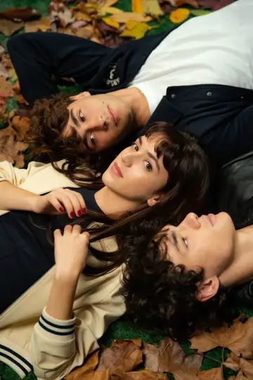 Poster to the movie "Tell Me Softly" #571049