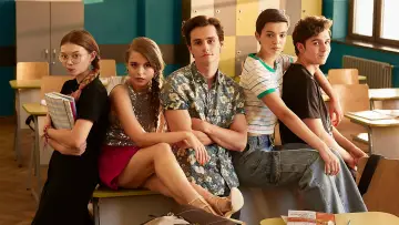 Backdrop to the movie "High School Thieves" #724163