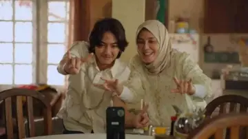 Backdrop to the movie "Seni Merayu Tuhan" #1525514