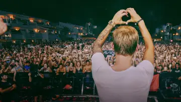 Backdrop to the movie "Avicii - My Last Show" #941714