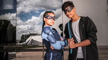 Backdrop to the movie "Hero