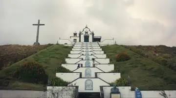 Backdrop to the movie "Honeyjoon" #1571882