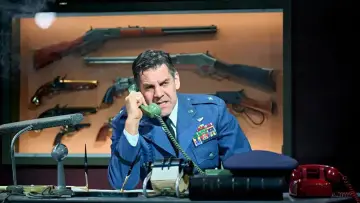 Backdrop to the movie "National Theatre Live: Dr. Strangelove" #724346