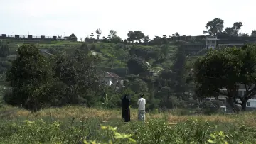 Backdrop to the movie "Bertuhan/Bertahan" #1160384