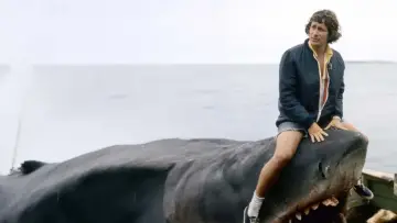 Backdrop to the movie "Jaws, a Monstrous Success" #920285