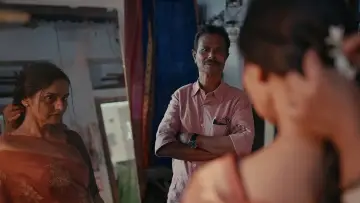 Backdrop to the movie "Chinna Chinna Aasai" #1201285