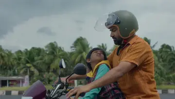 Backdrop to the movie "Parandhu Po" #784989