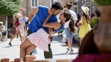Backdrop to the movie "Tu Meri Main Tera Main Tera Tu Meri" #555165