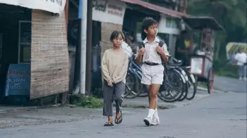Backdrop to the movie "Children of Heaven" #817830
