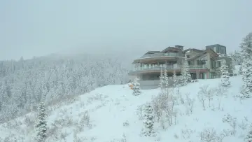 Backdrop to the movie "Mountainhead" #614613