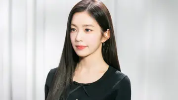 Backdrop to the movie "Red Velvet [Happiness Diary : My Dear, ReVe1uv] in Cinemas" #1712325