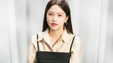 Backdrop to the movie "Red Velvet [Happiness Diary : My Dear, ReVe1uv] in Cinemas" #1712329