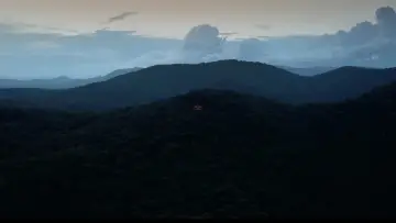 Backdrop to the movie "Worlds Apart" #1616242