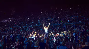 Backdrop to the movie "Imagine Dragons: Live from the Hollywood Bowl (with the LA Film Orchestra)" #1908358