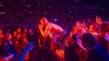Backdrop to the movie "Imagine Dragons: Live from the Hollywood Bowl (with the LA Film Orchestra)" #1908362