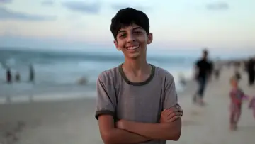 Backdrop to the movie "Gaza: How to Survive a Warzone" #1812217