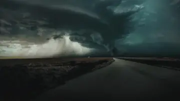 Backdrop to the movie "The Twister: Caught in the Storm" #692037