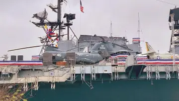 Backdrop to the movie "America at War" #1175394