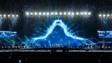 Backdrop to the movie "SEVENTEEN WORLD TOUR [RIGHT HERE] IN CINEMAS" #981841