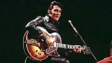 Backdrop to the movie "EPiC: Elvis Presley in Concert" #816629