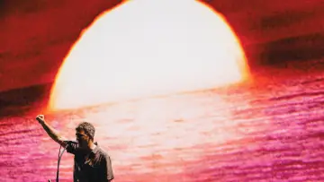 Backdrop to the movie "Oasis: Don